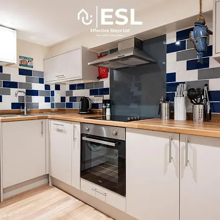 Modern, Sea Themed Ground Floor Flat Near Beach New Quay  Exterior photo