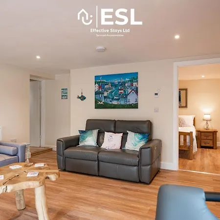 Modern, Sea Themed Ground Floor Flat Near Beach New Quay  Exterior photo