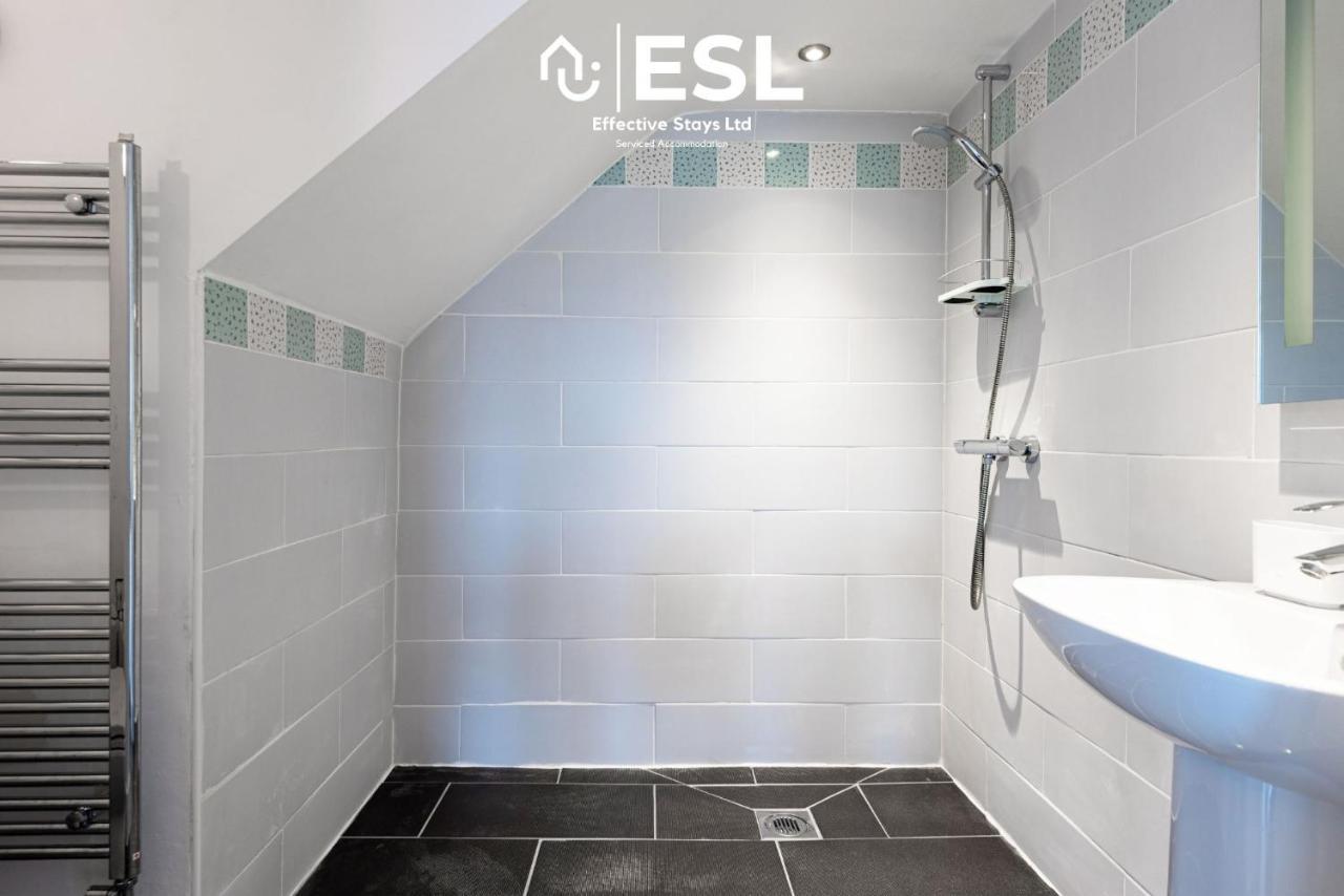 Modern, Sea Themed Ground Floor Flat Near *