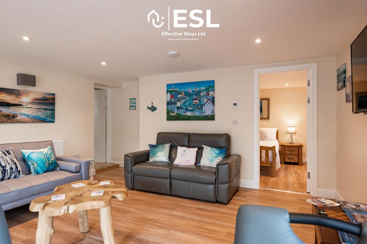 Apartment Modern, Sea Themed Ground Floor Flat Near *
